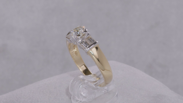 B-306 | Anello
