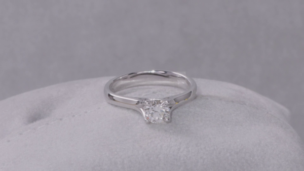 L-249 | Anello