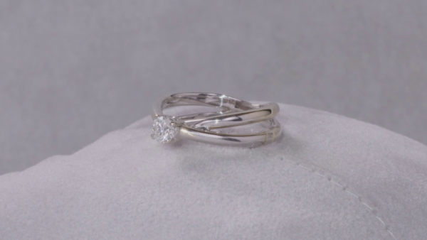 F-587 | Anello