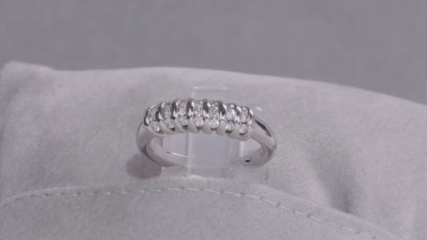F-751 | Anello