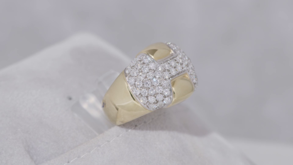 B-179 | Anello