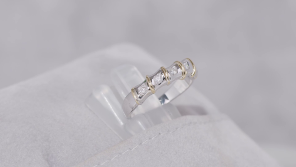 B-666 | Anello