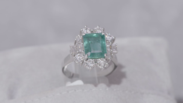 L-44 | Anello Smeraldo