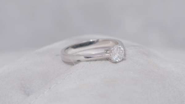 B-172 | Anello
