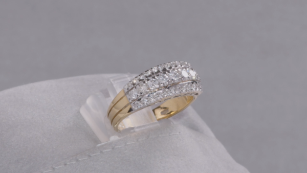 L-113 | Anello